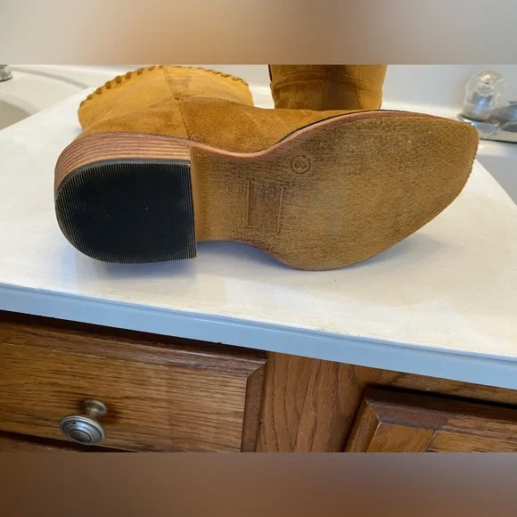 Pierre Dumas women’s suede fringe boots Size 8, excellent condition worn twice - Picture 4 of 11